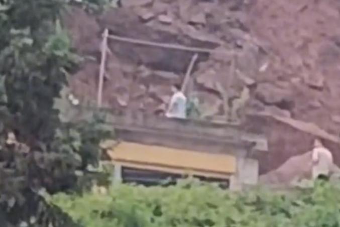 徐州暴雨7人遇难18人受伤_河南洪涝致33人遇难8人失踪_重庆山体滑坡压垮房屋致6人死亡