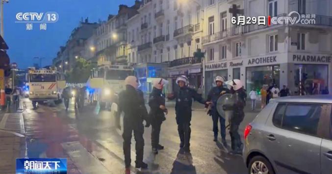法国警察射杀黑人_中国驻巴领馆遇袭_法国现游行示威中使馆提醒防范