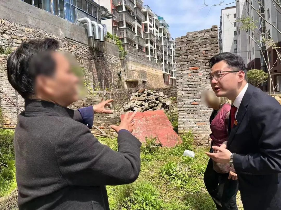 调解经过2018年,赤壁市神山镇油岭村三组居民李某将自家农村建房承包