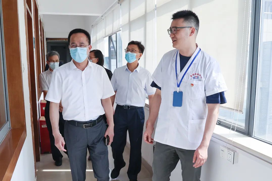 区委副书记唐晓腾调研奉贤卫生健康工作_澎湃号·政务_澎湃新闻-the