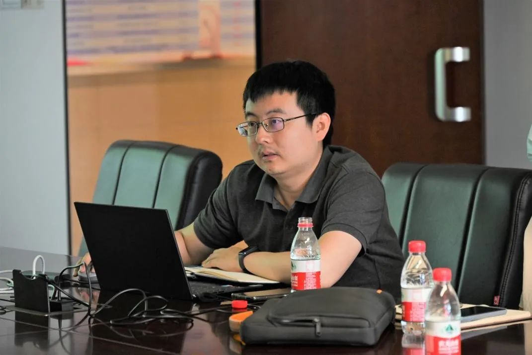 秦寰宇和张炳鑫为大家分别带来门式墩,空心墩子模块的最新成果门式墩