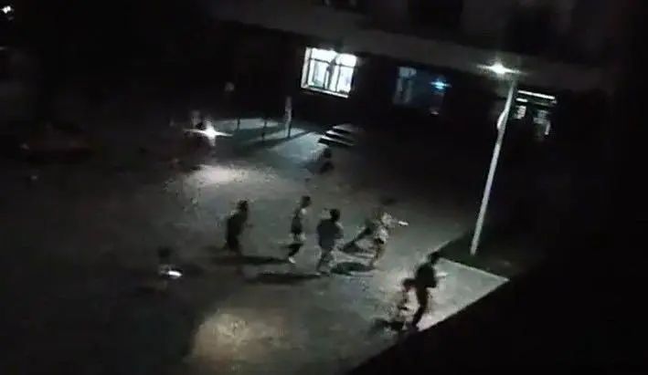 高校通报留长发男子进入女生公寓_黑龙江学校学生事件_黑龙江校园事件