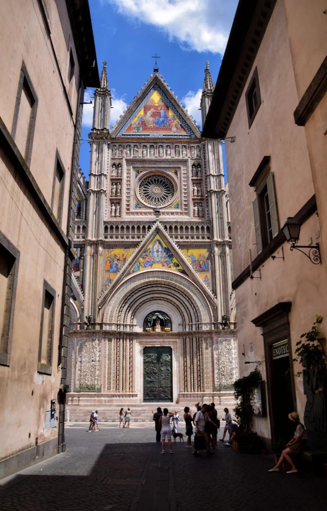 奥维多最大的视觉盛宴要数主教堂了,该教堂始建于1290年,被誉为意大利