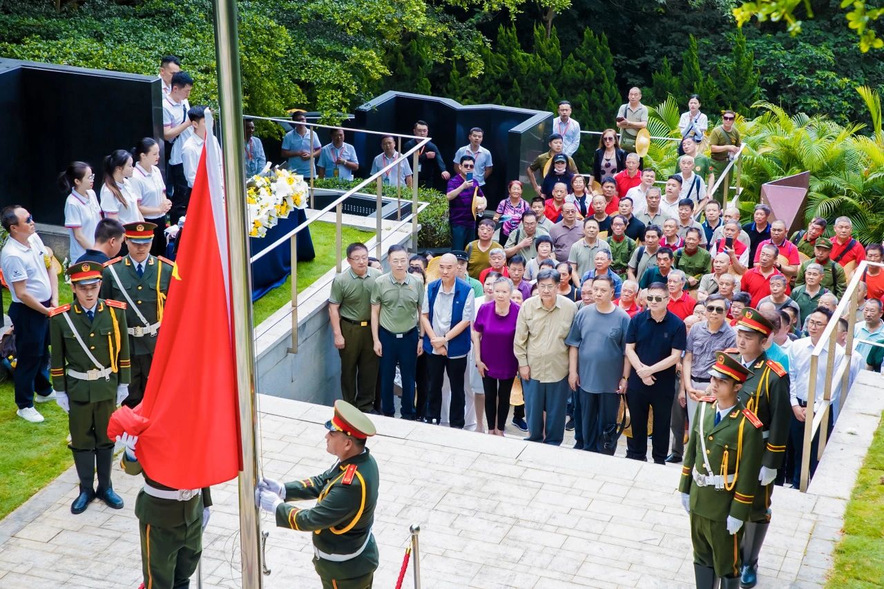 开国中将梁兴初之子,"万岁军酒"董事长梁晓源,开
