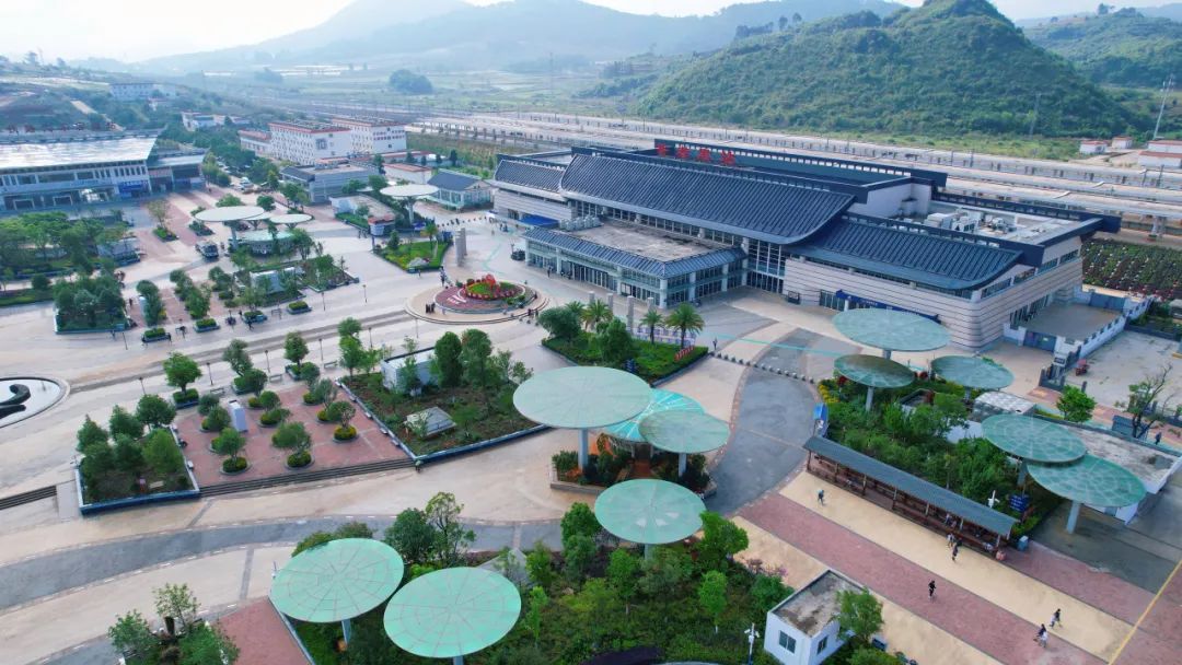 普者黑站位于云南省文山州丘北县锦屏镇密纳村是南昆高铁上的一座三等