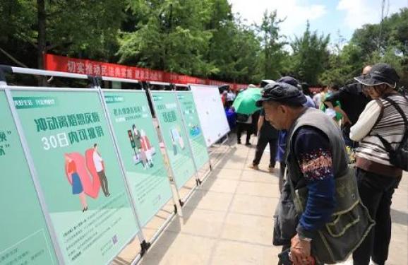 盘州市：“三主动”打通困难群众权益保障“最后一公里”