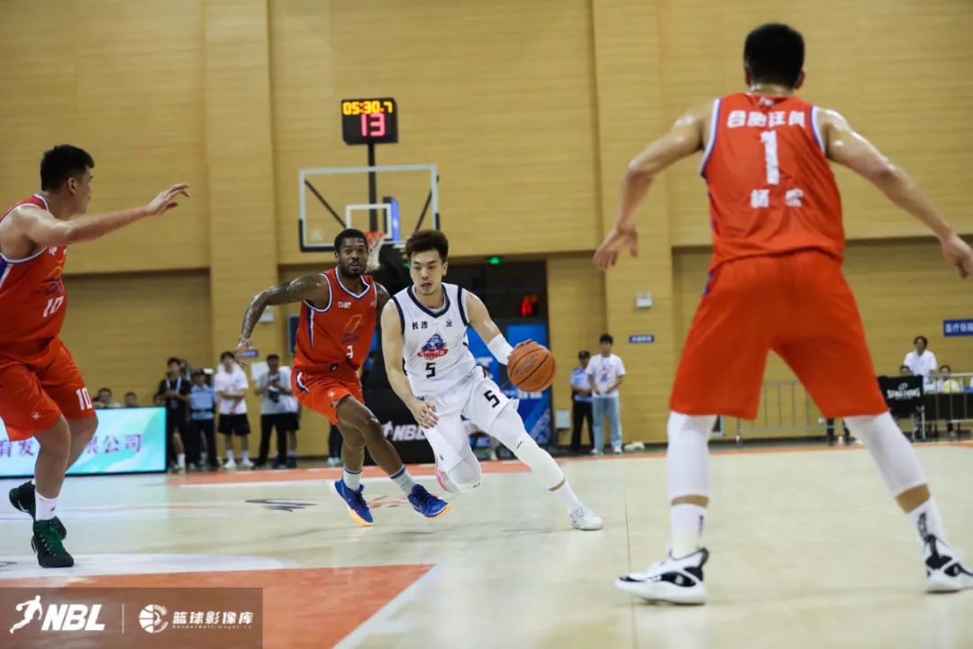 易边再战,陈泽旭与大迈克默契配合再下2分