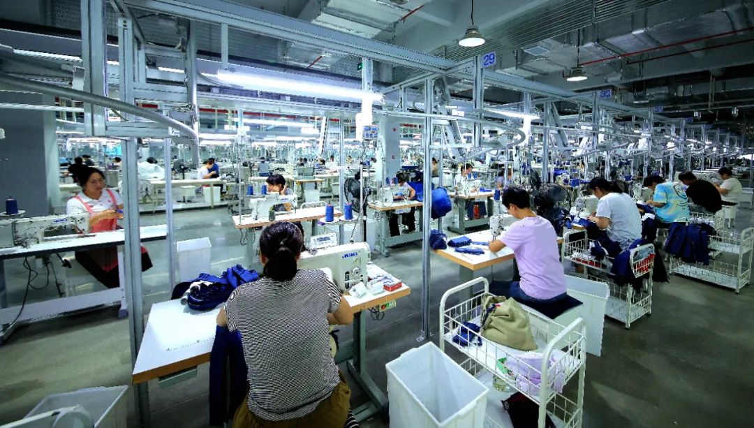 待发7幢白色标准化厂房布置完毕洛阳海澜集团服装产业基地项目近日