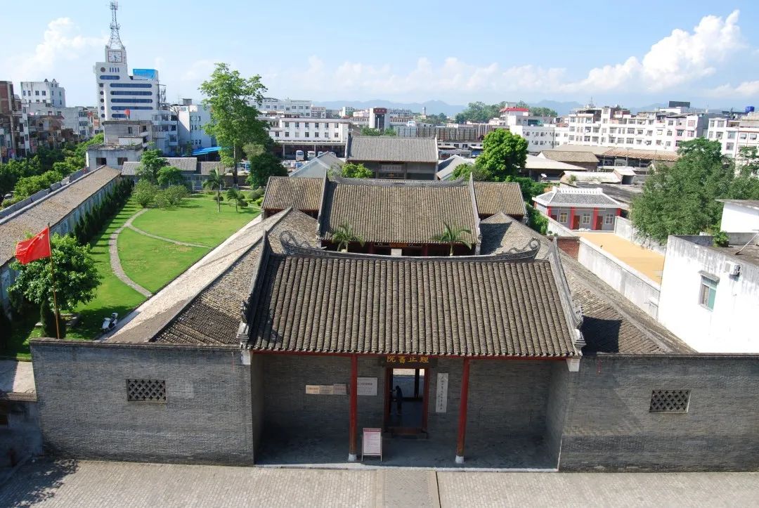 正书院到思林镇真良村再到印茶镇巴麻村,亲身感受小平同志当年在田东