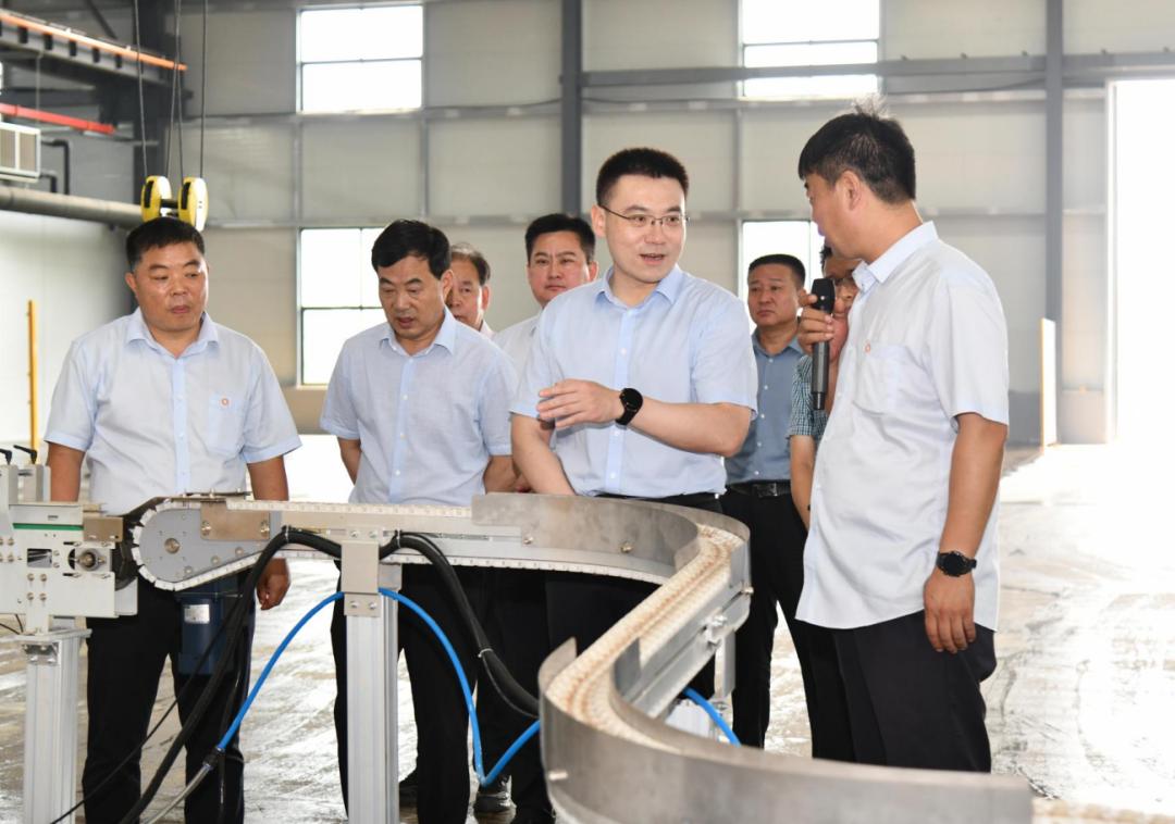7月19日上午,县委书记,县长王智到新安经济技术开发区调研产业发展和