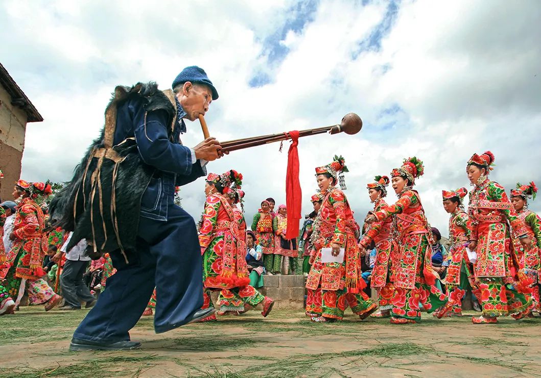 (大三家) 鹏海洋 摄青华南山弦子歌青华的南山弦子歌又显得别具一格