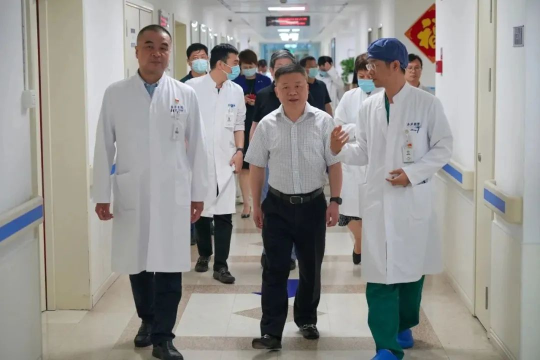 上海市卫生健康委副主任付晨一行到东方医院调研
