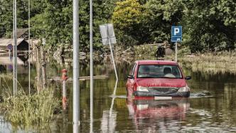 暴雨洪涝季，你一定需要的自救和救人手册