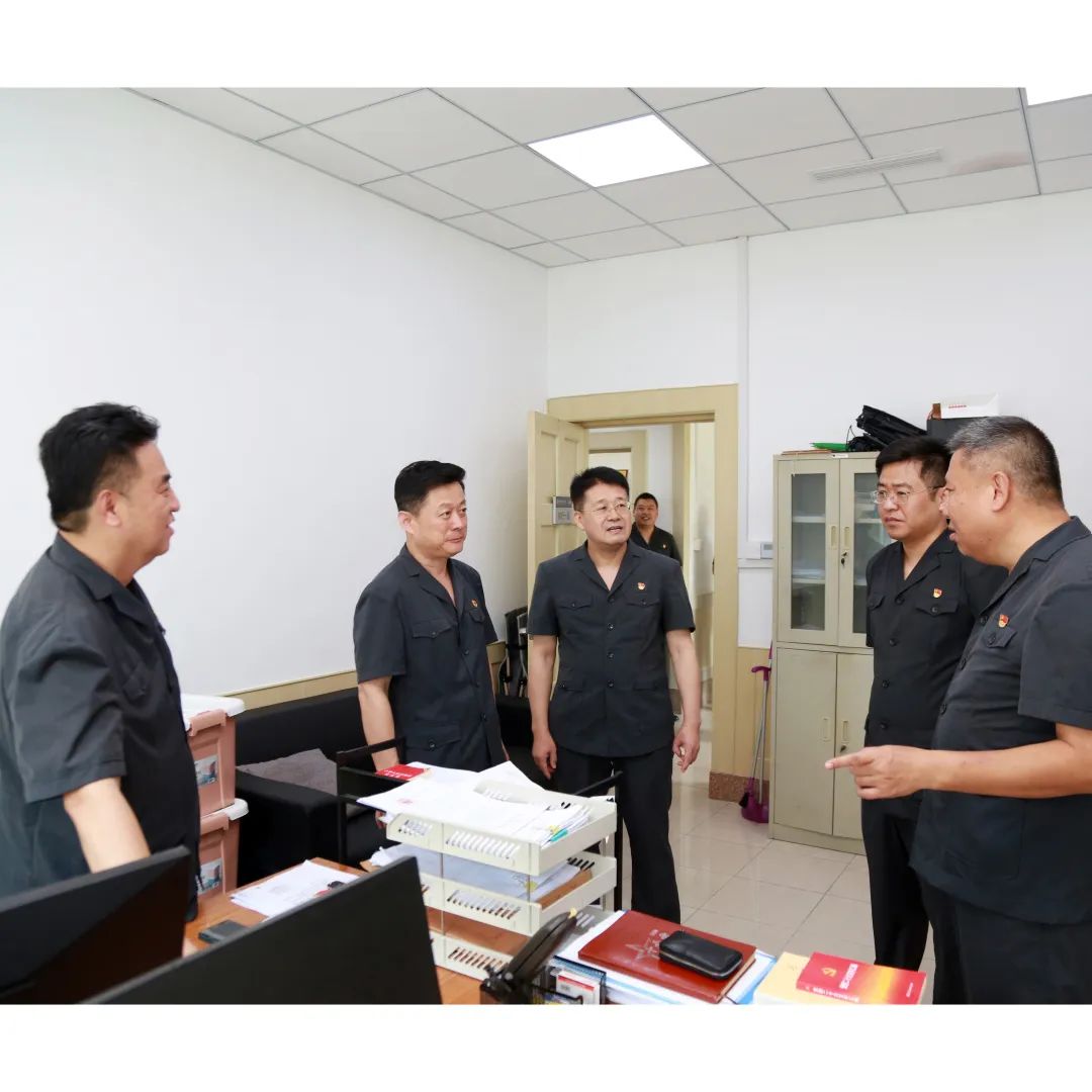 潍坊中院举行庆祝"八一"建军节暨执行一庭"退役军人特色党支部"授牌