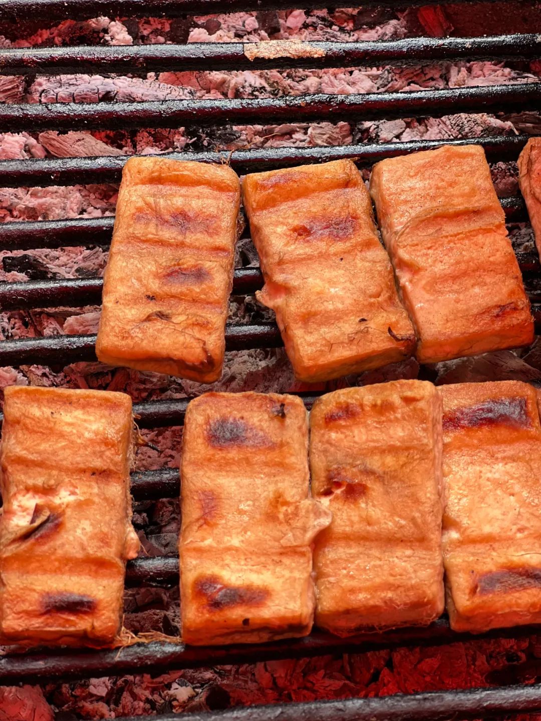 鲁史臭豆腐 临沧市委宣传部 供图诺邓的火腿,保山火瓢牛肉,鲁史的臭