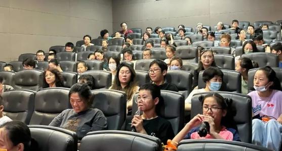 公益电影大放送，点亮暑期精彩生活