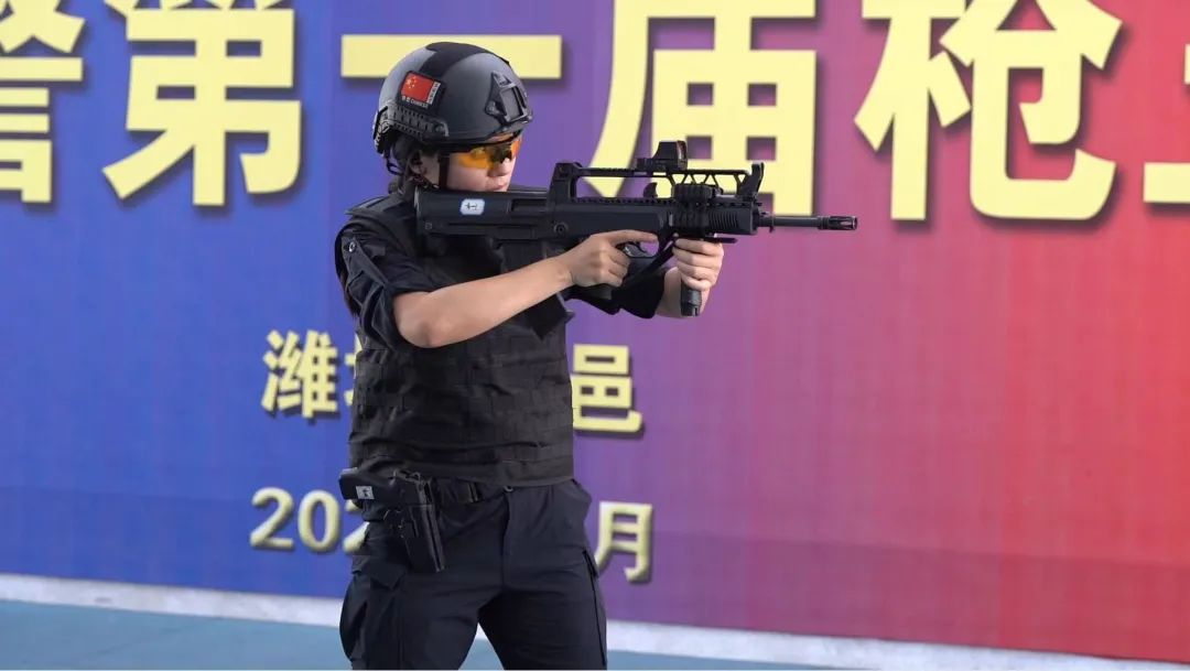 提高长短枪实战应用射击水平,8月10日上午,潍坊市公安局特警支队在