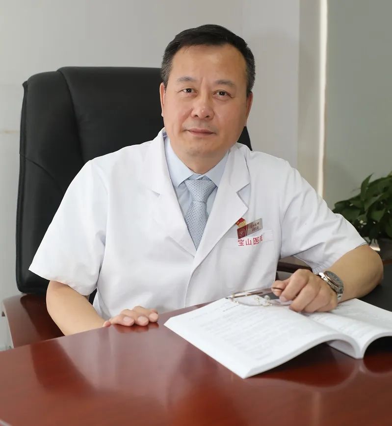 什么是显微镜手术主刀手术万余例 ，显微镜下展绝技_https://www.jmylbn.com_新闻资讯_第1张