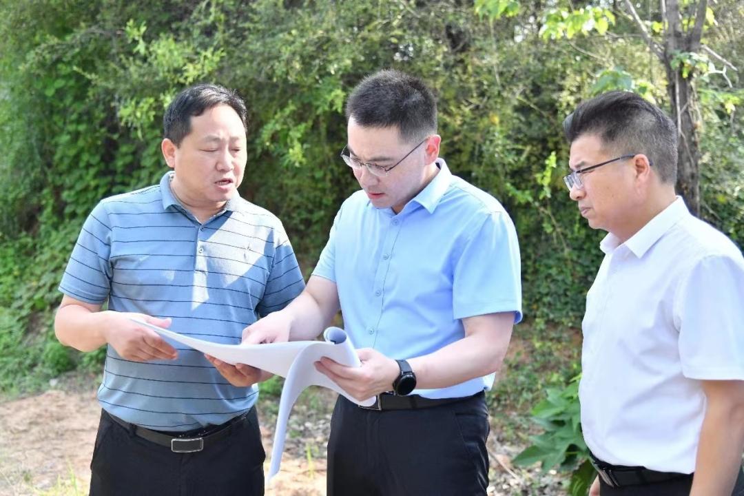 王智一行先后到新安县综合应急救援基地,民兵训练基地,新建看守所