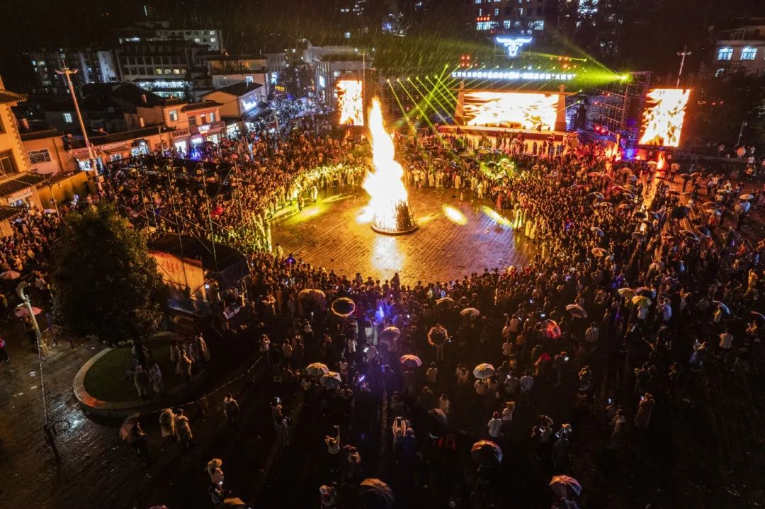 火把节"燃"起元阳旅游热潮 3天接待游客8.