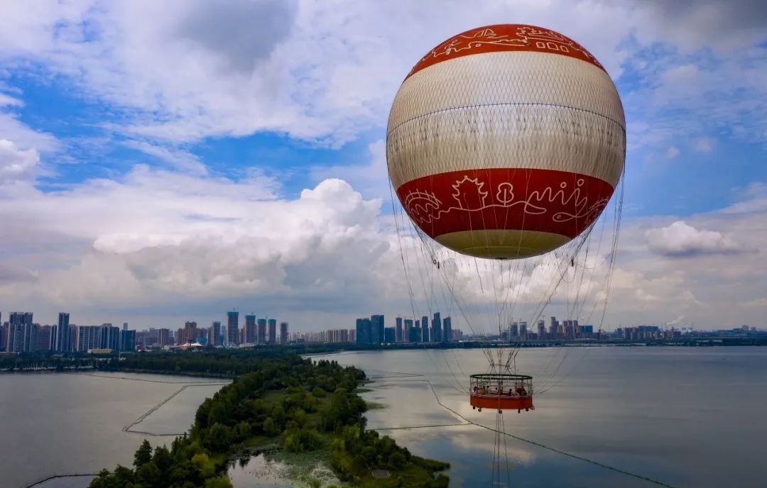 东湖热气球图片
