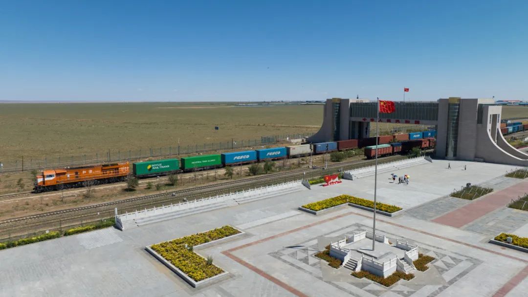 二连浩特铁路口岸接运出入境中欧班列突破2000列_澎湃号·政务_澎湃