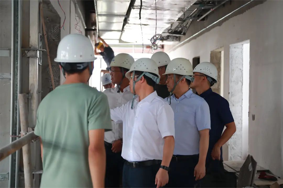 县委副书记,政法委书记闵员根到南昌县法院新审判大