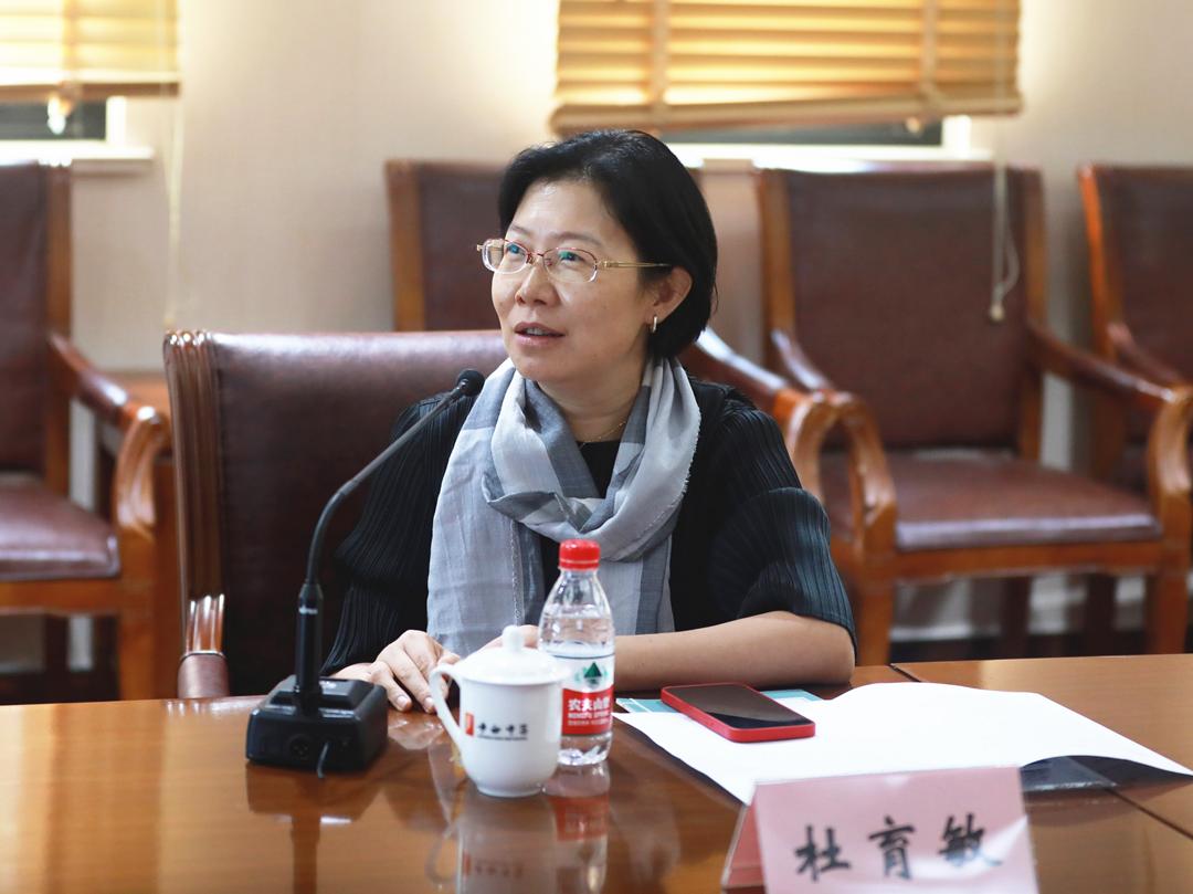 民盟静安区委主委,上海市市西中学副校长张芸就静安民盟教育界别的