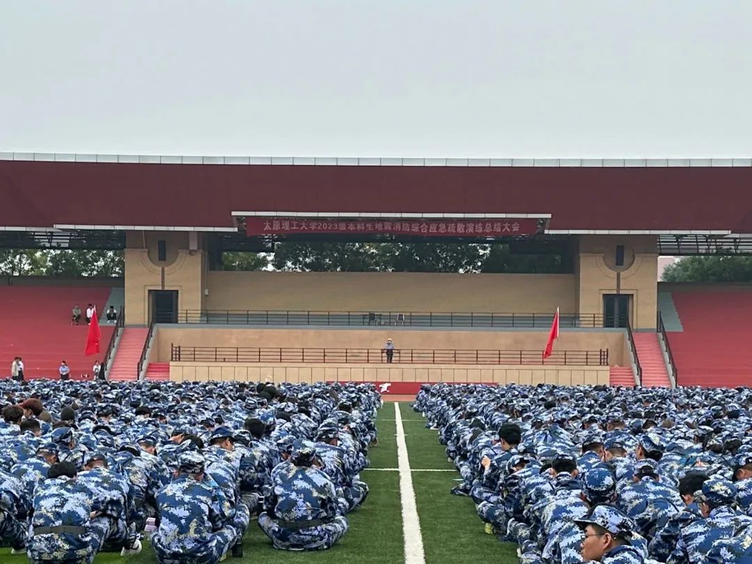 第一课晋中公安交警高校大队深入太原理工大学与大学新生共话交通安全