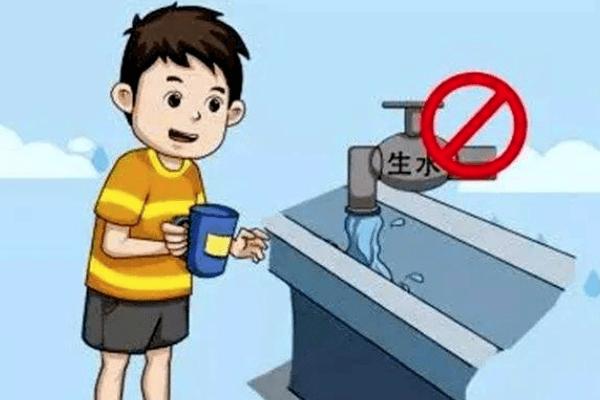 临时水源一定要进行澄清,消毒;饮水消毒是保证饮水安全的重要措施