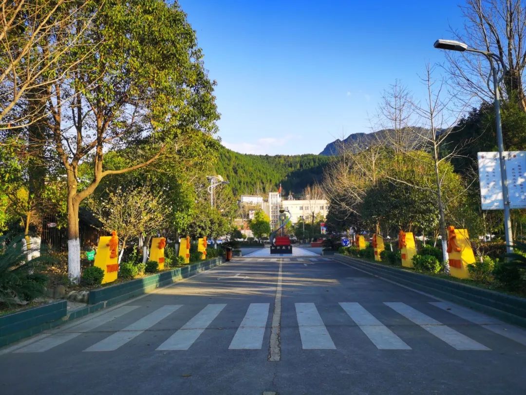 天地大课堂童心自飞扬乡村温馨校园建设典型案例学校朝天区羊木镇小学