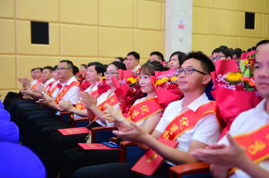 会昌县庆祝第三十九个教师节表彰大会召开_澎湃号·政务_澎湃新闻-The Paper