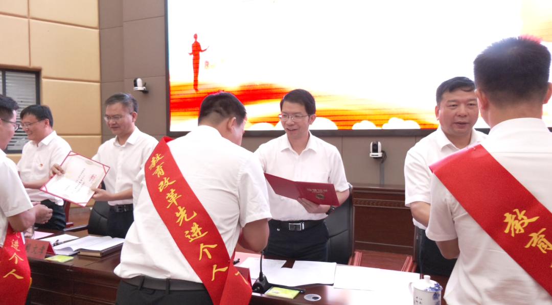 会昌县庆祝第三十九个教师节表彰大会召开_澎湃号·政务_澎湃新闻-The Paper