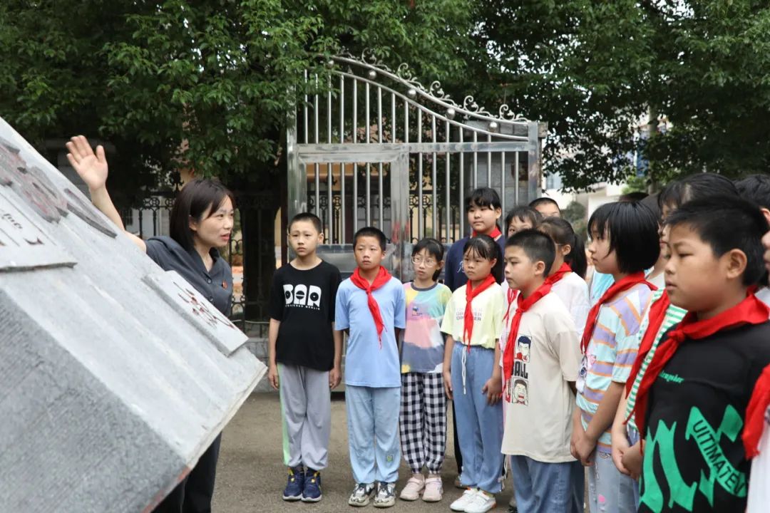 将法治的种子深植于青少年心中,9月12日上午,枞阳法院义津法庭开展"