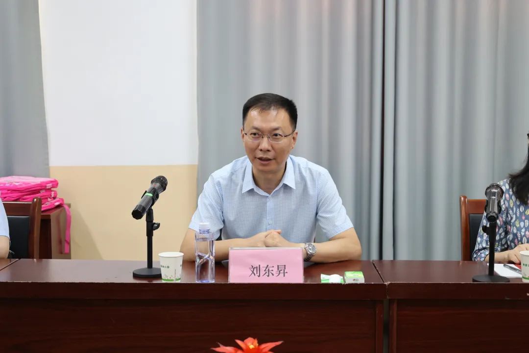 最高法院办公厅刘东昇赴周口走访慰问李灵希望小学_澎湃号·政务_澎湃新闻-The Paper