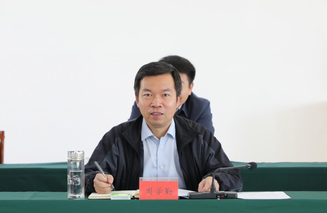 会上,周学勤汇报了康保县2023年前三季度巩固拓展脱贫攻坚成果同乡村