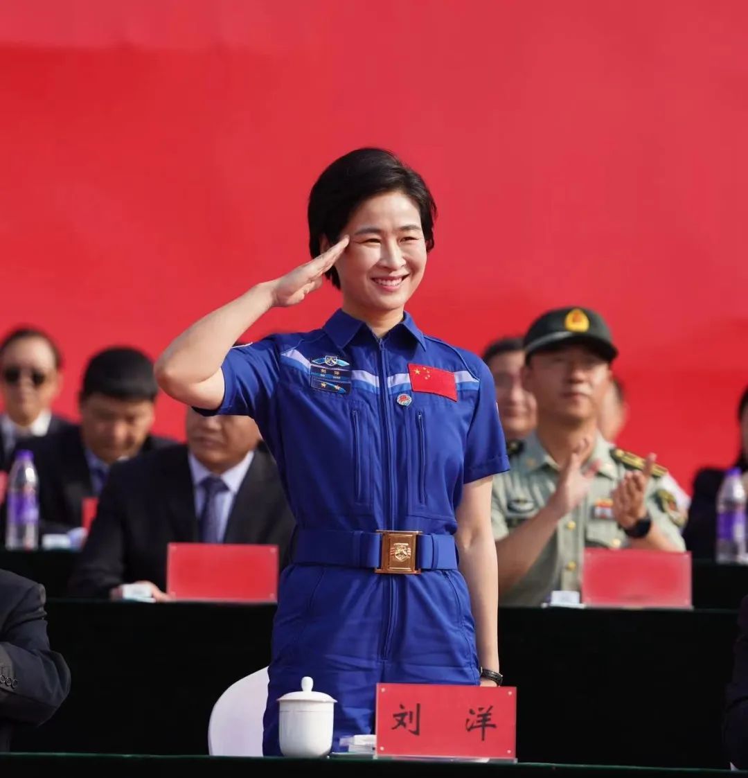 China’s first female astronaut returns from space - The Washington Post