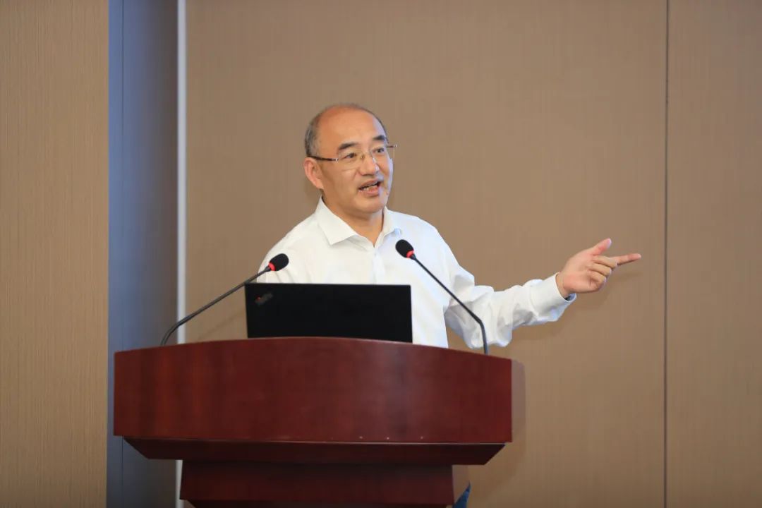 唐勇院士做客吉林大学鼎新讲座