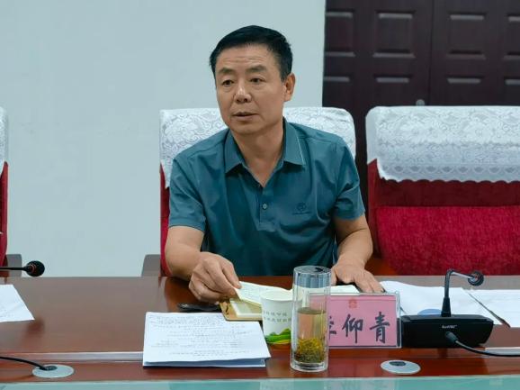 张耀峰调研我县乡村医疗卫生事业发展情况