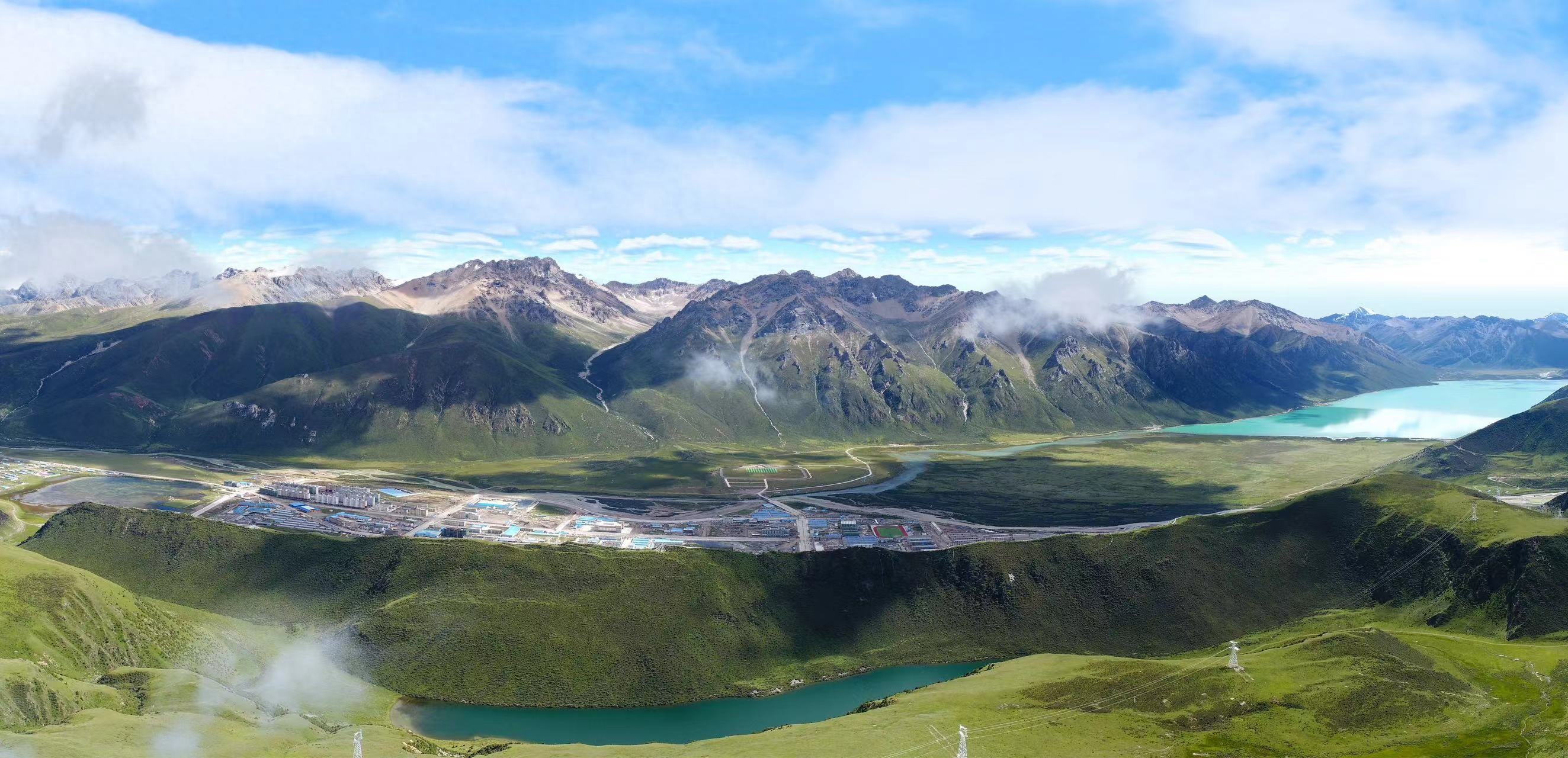 为了推动生态文明可持续发展,嘉黎县认真落实生态环境保护战略,党政同