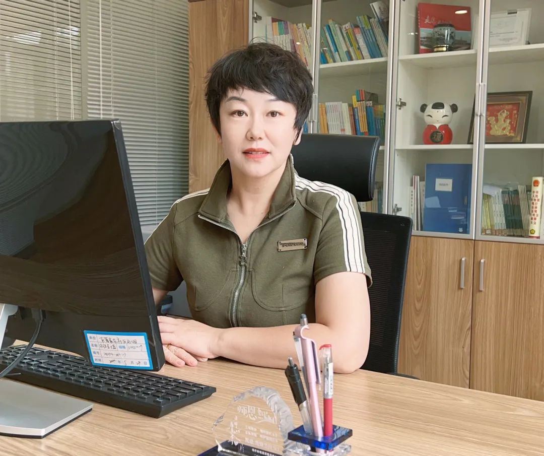 胡萍,东蓝家庄社区幼儿园园长.