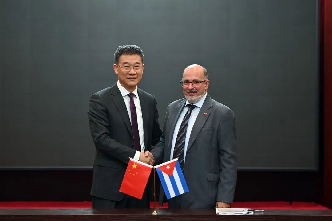 科技部副部长张雨东会见古巴新任驻华大使白诗德和古巴科学院院长佩雷斯