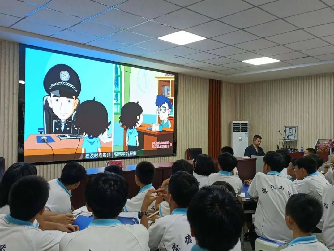 深州法院到深州市第二中学开展"衡法护航 法润未来"宣传活动_澎湃号