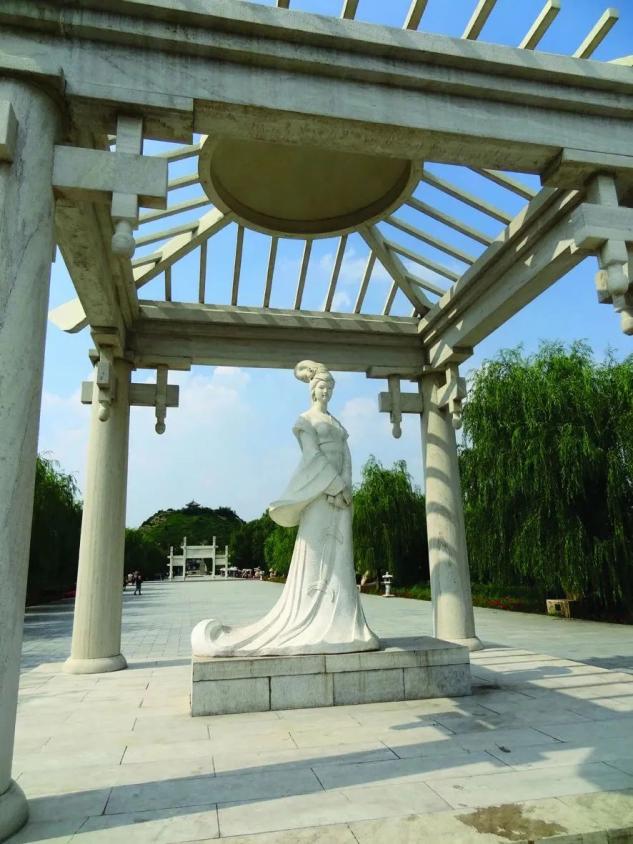 北疆文化 青城印记｜王昭君墓