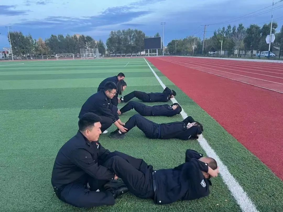 强素质重养成 练体能强队伍——呼玛法院司法警察大队开展体能训练