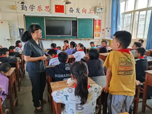 江川区人民法院执行干警以"法治副校长"为切入点,前往伏家营海浒小学