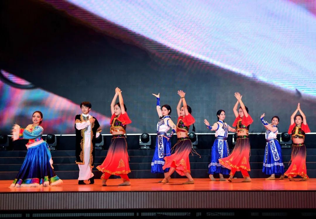 西工大2023迎新晚会现场超燃!_澎湃号·政务_澎湃新闻-the paper