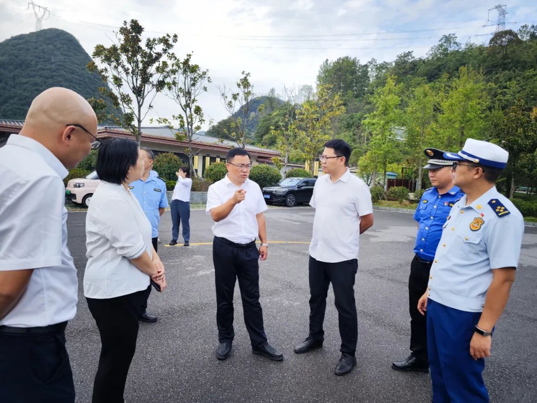 曾琨带队到龙宫景区开展中秋国庆节前安全生产检查工作