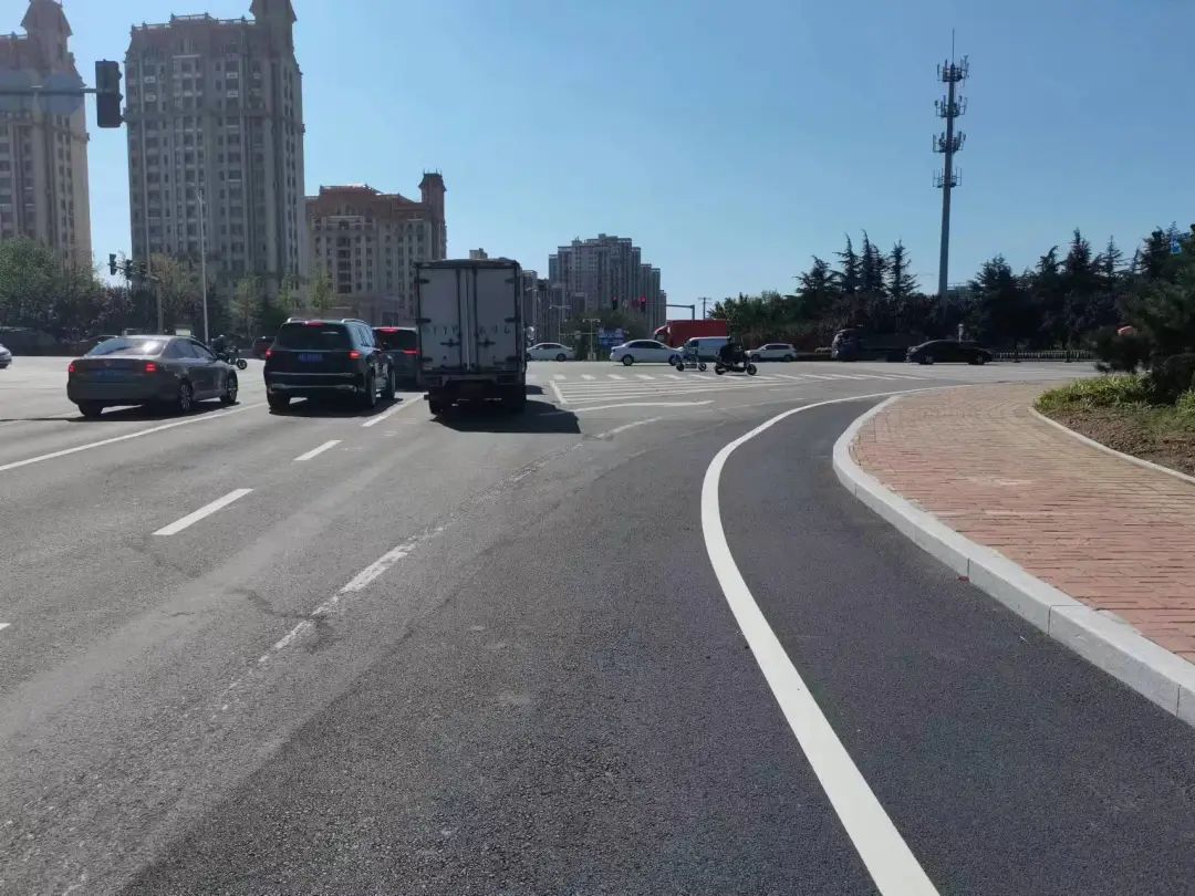 改造后港城西大街与福桃路路口渠化工程本次改造结合2022年福桃路慢行