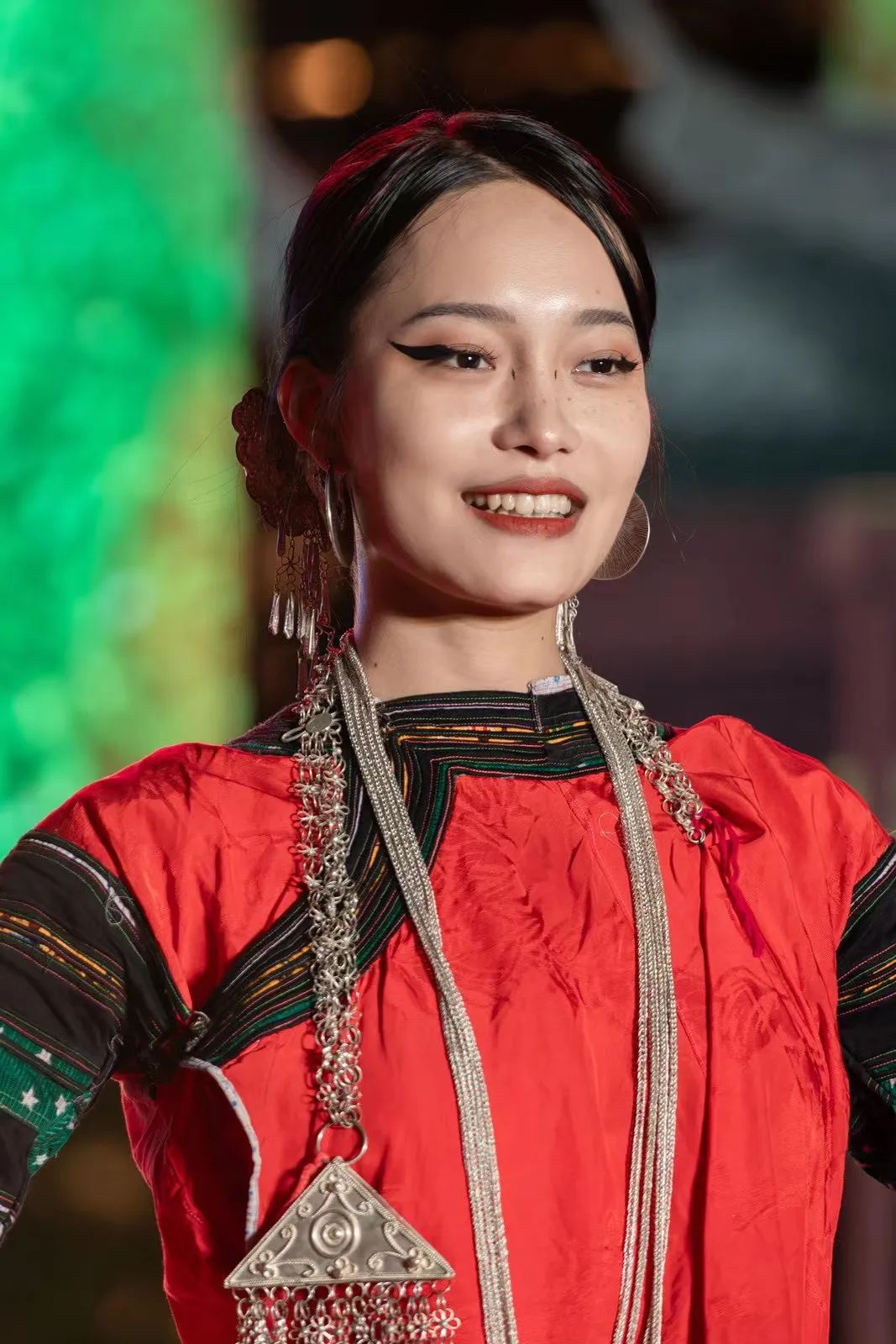 民族与时尚比翼双飞普洱中心城区这场民族服饰走秀堪比时装周